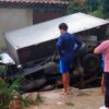 Caminhão tomba em Itaipava, distrito de Petrópolis