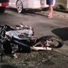Acidente entre moto e automóvel, em São José, resulta em fratura de motociclista