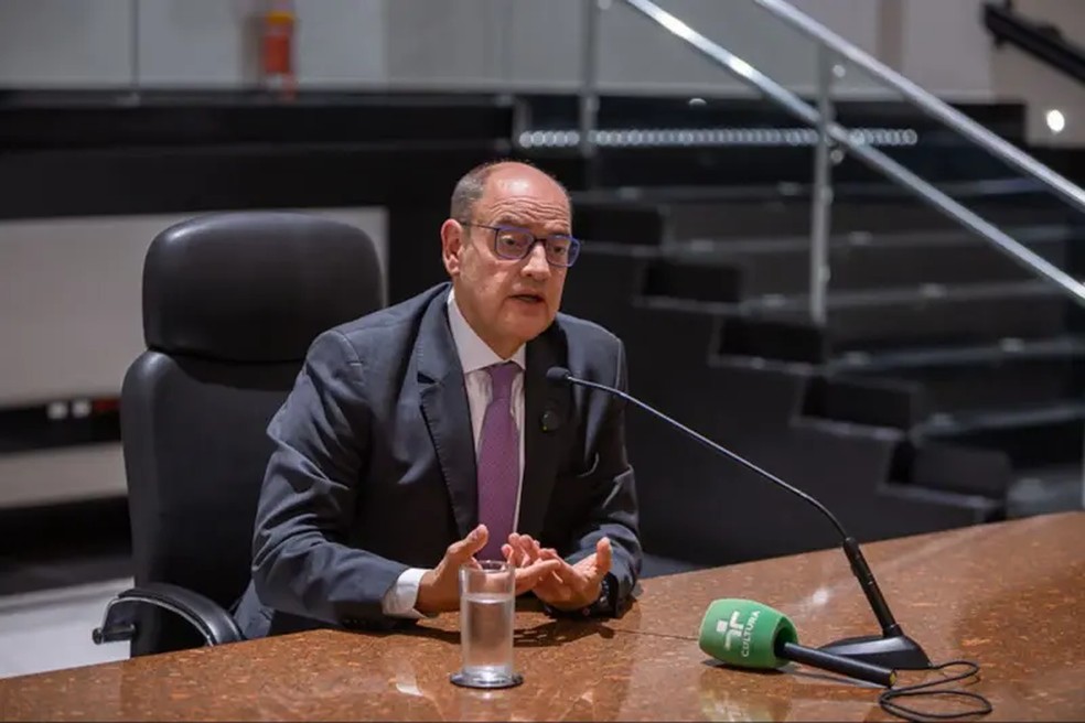 Governador em exercício do RJ bloqueia liberação de milhões de reais para obras em São José