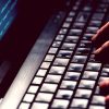Falsos anúncios sobre Desenrola Brasil enganam usuários nas redes