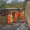 BR-040 | DESCIDA DA SERRA DE PETRÓPOLIS EM MEIA PISTA APÓS ACIDENTE COM ÔNIBUS