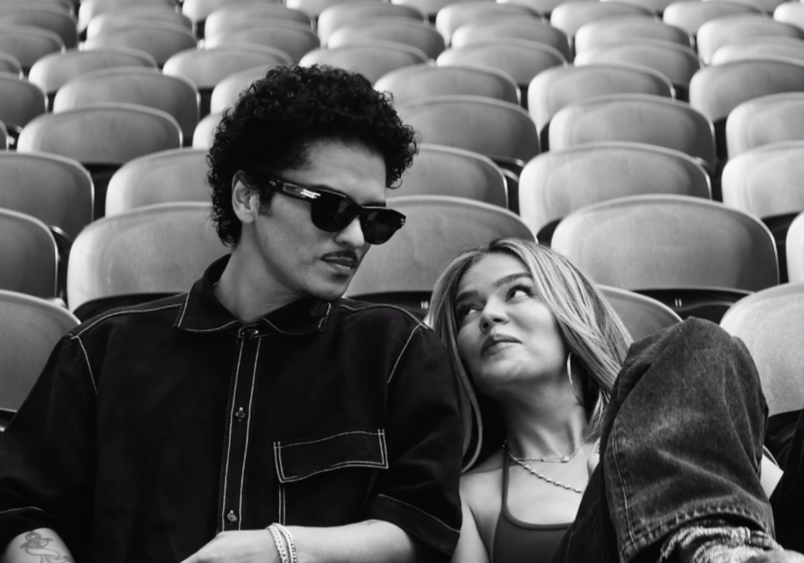 Karol G e Bruno Mars lançam clipe de “Still”